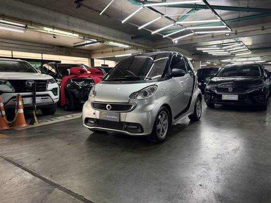 SMART FORTWO 1.0 COUPÊ TURBO 12V GASOLINA 2P AUTOMÁTICO SMART FORTWO 1.0 COUPÊ TURBO 12V GASOLINA 2P AUTOMÁTICO